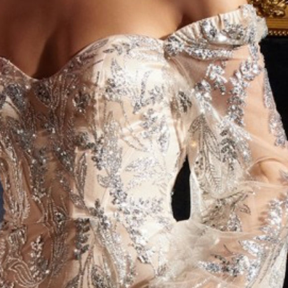 Formal dress - Picture 2 of 7